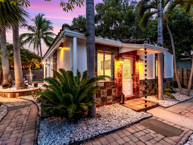 3-bedroom home for sale in Fort Lauderdale - 1521 SW 4th Avenue - MondialRealty