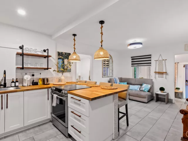 3-bedroom home for sale in Fort Lauderdale - 1521 SW 4th Avenue - MondialRealty