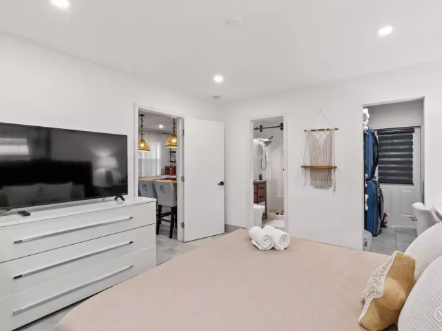 3-bedroom home for sale in Fort Lauderdale - 1521 SW 4th Avenue - MondialRealty