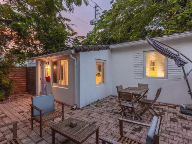 3-bedroom home for sale in Fort Lauderdale - 1521 SW 4th Avenue - MondialRealty