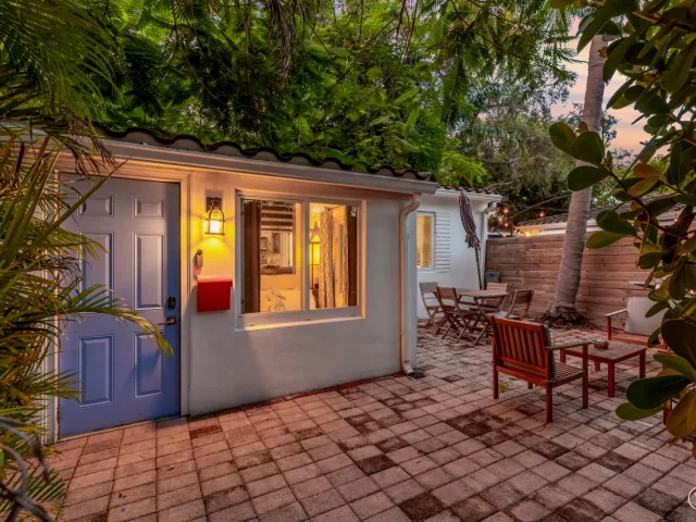 3-bedroom home for sale in Fort Lauderdale - 1521 SW 4th Avenue - MondialRealty