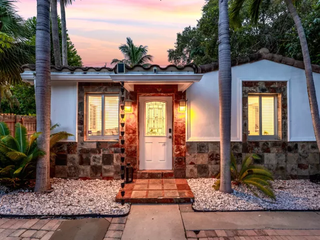 3-bedroom home for sale in Fort Lauderdale - 1521 SW 4th Avenue - MondialRealty