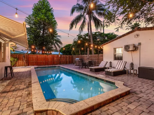 3-bedroom home for sale in Fort Lauderdale - 1521 SW 4th Avenue - MondialRealty