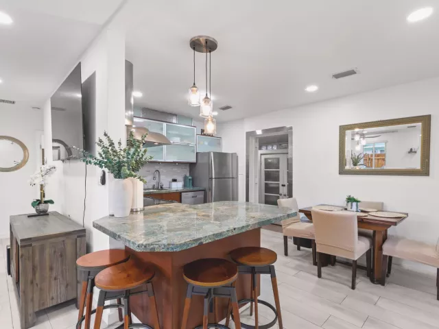 3-bedroom home for sale in Fort Lauderdale - 1521 SW 4th Avenue - MondialRealty