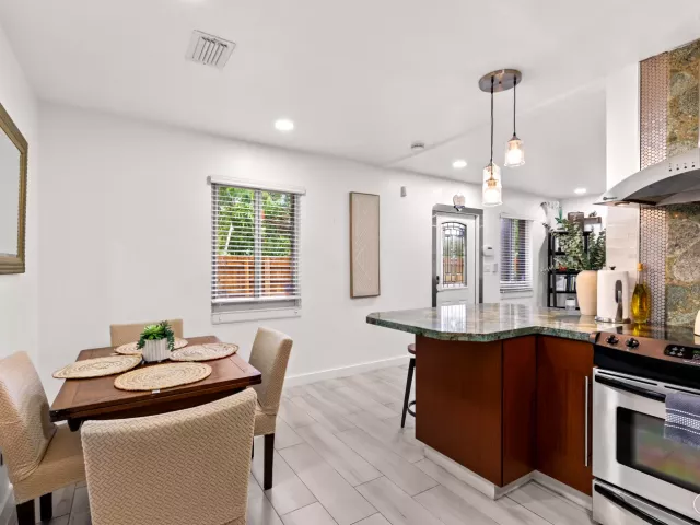 3-bedroom home for sale in Fort Lauderdale - 1521 SW 4th Avenue - MondialRealty