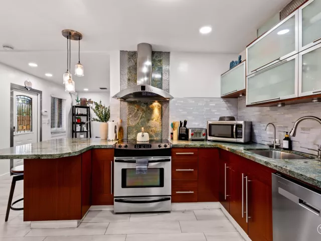 3-bedroom home for sale in Fort Lauderdale - 1521 SW 4th Avenue - MondialRealty