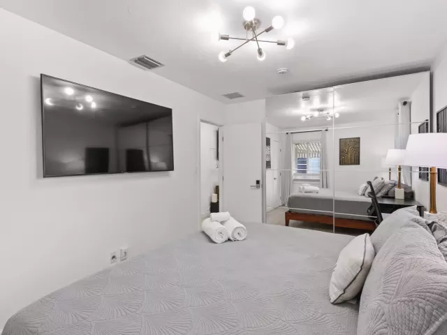 3-bedroom home for sale in Fort Lauderdale - 1521 SW 4th Avenue - MondialRealty