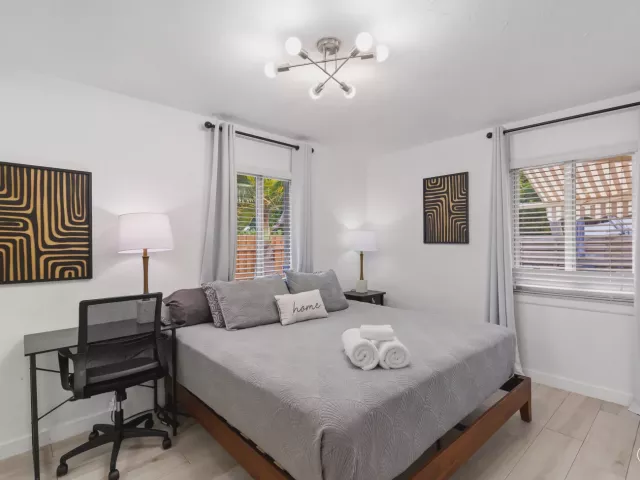 3-bedroom home for sale in Fort Lauderdale - 1521 SW 4th Avenue - MondialRealty