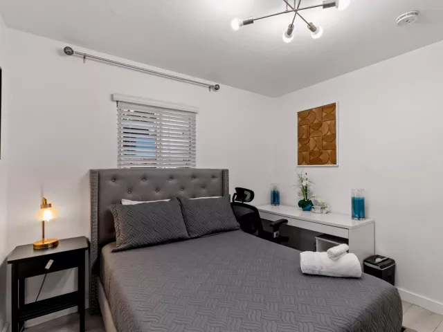 3-bedroom home for sale in Fort Lauderdale - 1521 SW 4th Avenue - MondialRealty