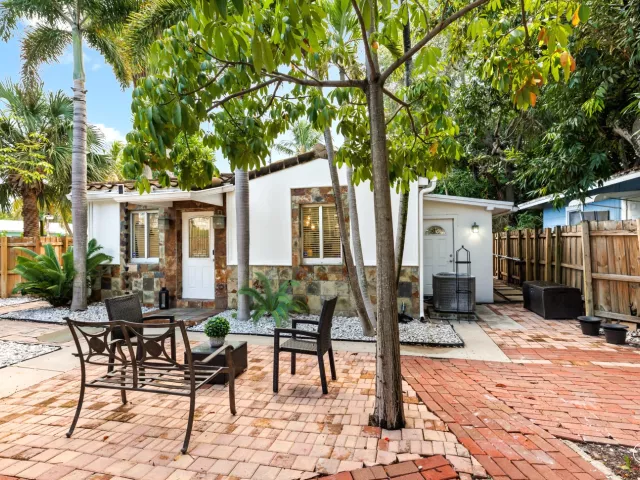 3-bedroom home for sale in Fort Lauderdale - 1521 SW 4th Avenue - MondialRealty