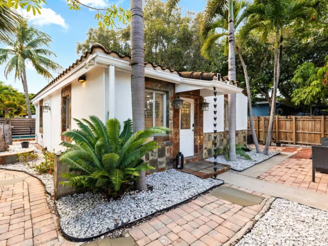 3-bedroom home for sale in Fort Lauderdale - 1521 SW 4th Avenue - MondialRealty