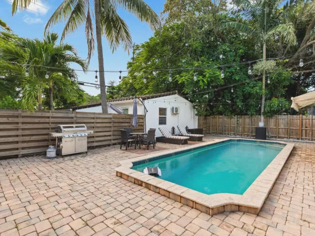 3-bedroom home for sale in Fort Lauderdale - 1521 SW 4th Avenue - MondialRealty