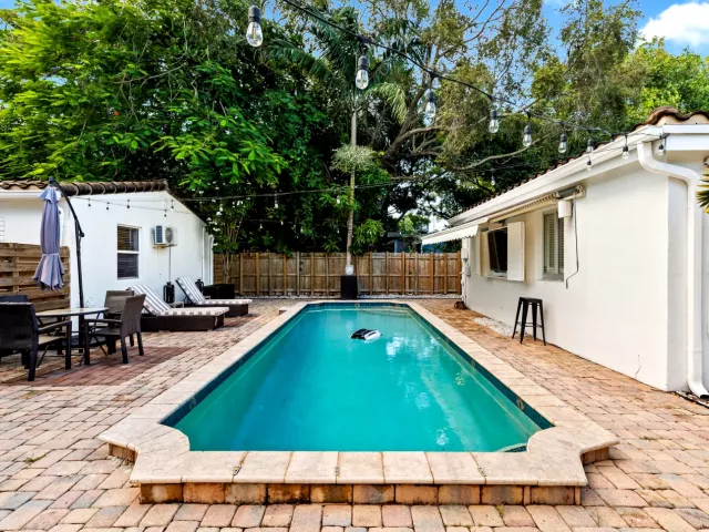 3-bedroom home for sale in Fort Lauderdale - 1521 SW 4th Avenue - MondialRealty