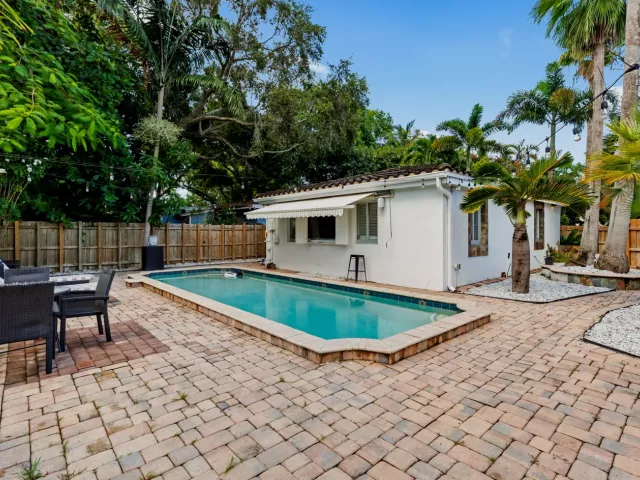 3-bedroom home for sale in Fort Lauderdale - 1521 SW 4th Avenue - MondialRealty