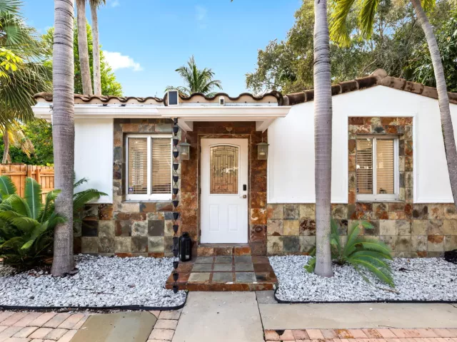 3-bedroom home for sale in Fort Lauderdale - 1521 SW 4th Avenue - MondialRealty