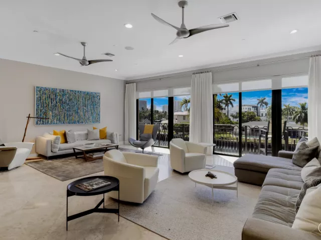 4-bedroom home for sale in Pompano Beach - 2166 SE 7TH Street 2166 - MondialRealty