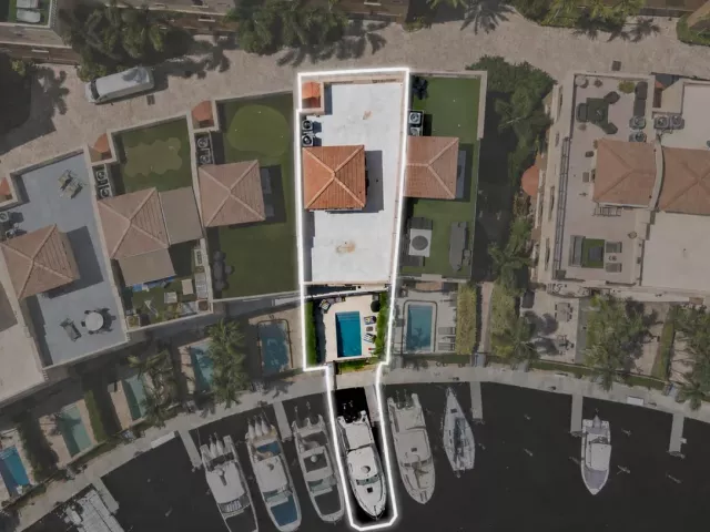 4-bedroom home for sale in Pompano Beach - 2166 SE 7TH Street 2166 - MondialRealty