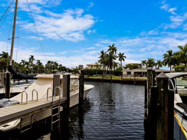 4-bedroom home for sale in Pompano Beach - 2166 SE 7TH Street 2166 - MondialRealty