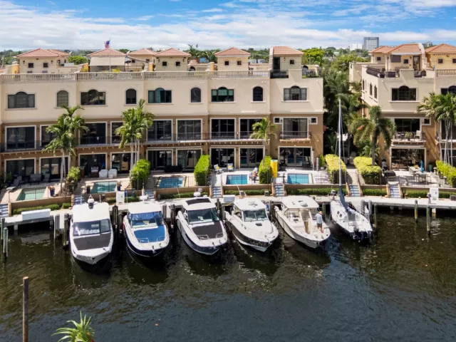 4-bedroom home for sale in Pompano Beach - 2166 SE 7TH Street 2166 - MondialRealty