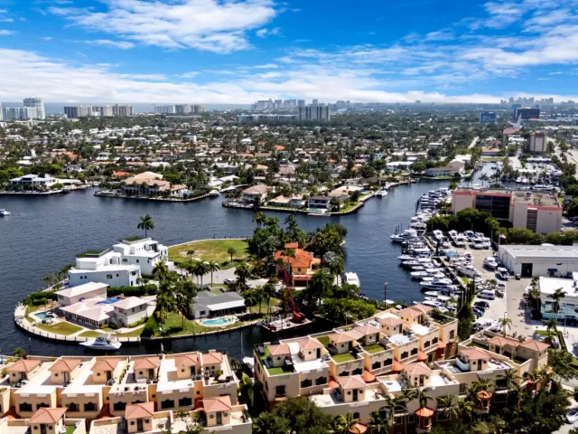 4-bedroom home for sale in Pompano Beach - 2166 SE 7TH Street 2166 - MondialRealty