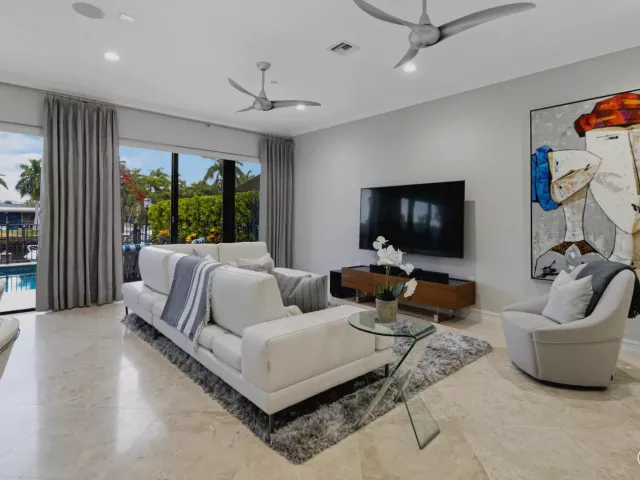4-bedroom home for sale in Pompano Beach - 2166 SE 7TH Street 2166 - MondialRealty