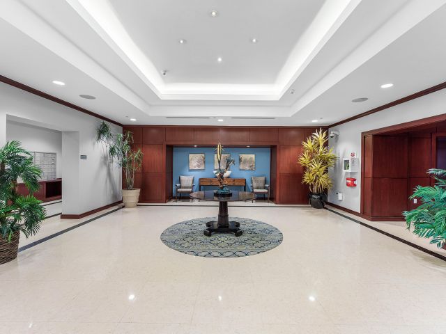 2-bedroom condo for sale in Fort Lauderdale - 1819 SE 17TH Street 708 - MondialRealty