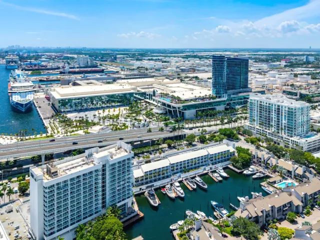 2-bedroom condo for sale in Fort Lauderdale - 1819 SE 17TH Street 708 - MondialRealty