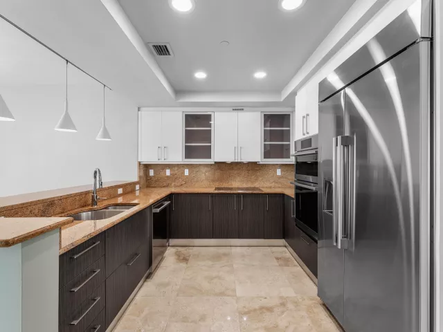 2-bedroom condo for sale in Fort Lauderdale - 1819 SE 17TH Street 708 - MondialRealty