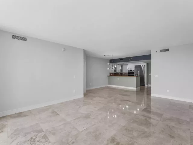 2-bedroom condo for sale in Fort Lauderdale - 1819 SE 17TH Street 708 - MondialRealty