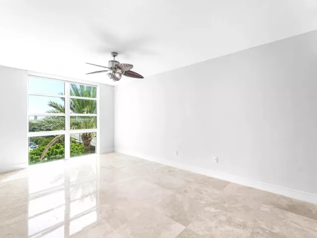 2-bedroom condo for sale in Fort Lauderdale - 1819 SE 17TH Street 708 - MondialRealty