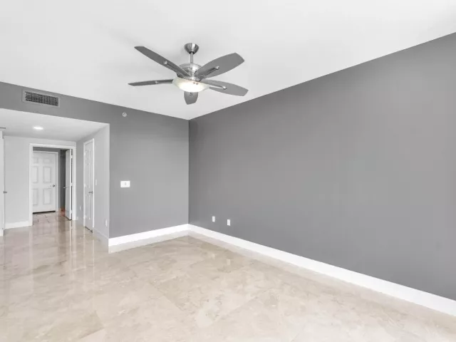 2-bedroom condo for sale in Fort Lauderdale - 1819 SE 17TH Street 708 - MondialRealty