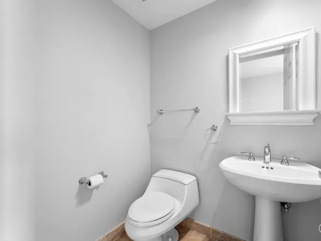 2-bedroom condo for sale in Fort Lauderdale - 1819 SE 17TH Street 708 - MondialRealty