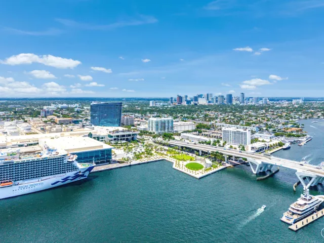 2-bedroom condo for sale in Fort Lauderdale - 1819 SE 17TH Street 708 - MondialRealty