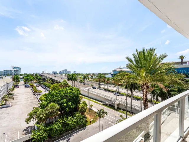 2-bedroom condo for sale in Fort Lauderdale - 1819 SE 17TH Street 708 - MondialRealty