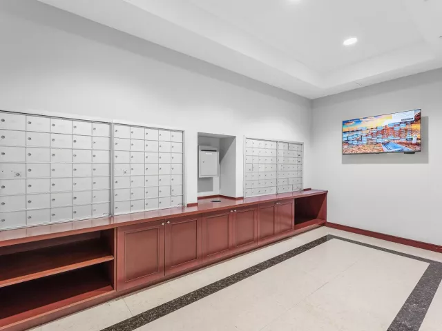 2-bedroom condo for sale in Fort Lauderdale - 1819 SE 17TH Street 708 - MondialRealty