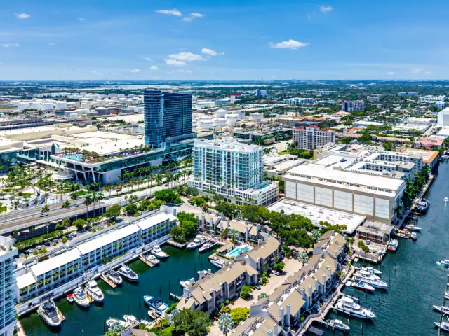2-bedroom condo for sale in Fort Lauderdale - 1819 SE 17TH Street 708 - MondialRealty