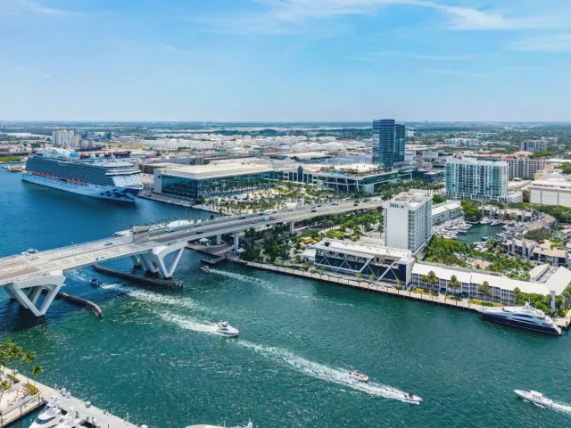 2-bedroom condo for sale in Fort Lauderdale - 1819 SE 17TH Street 708 - MondialRealty