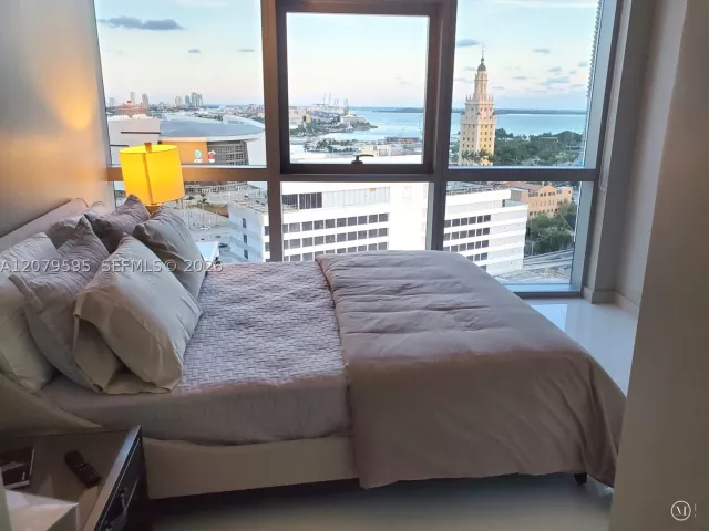 3-bedroom condo for rent in Miami - 851 NE 1st Ave 1511 - MondialRealty