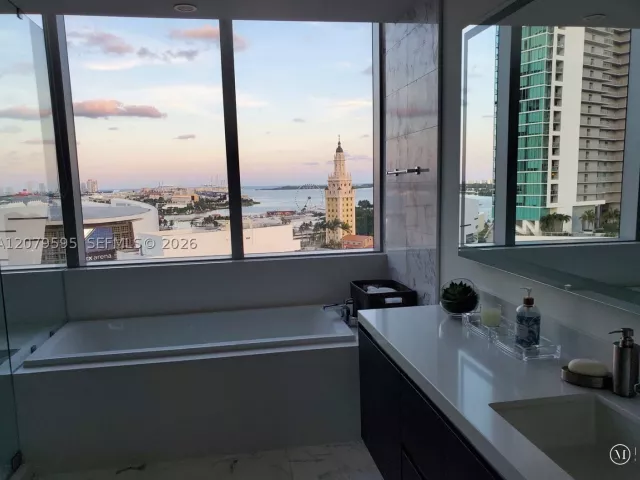 3-bedroom condo for rent in Miami - 851 NE 1st Ave 1511 - MondialRealty