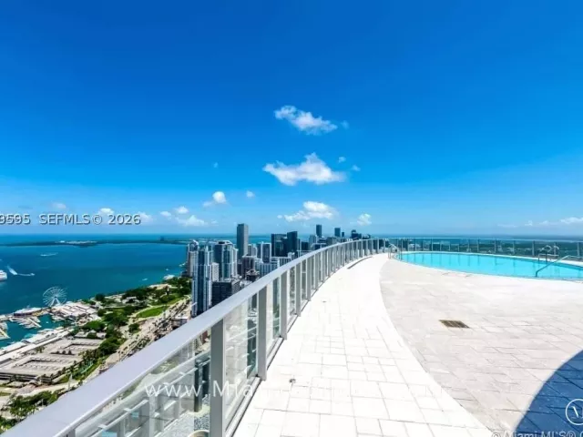 3-bedroom condo for rent in Miami - 851 NE 1st Ave 1511 - MondialRealty