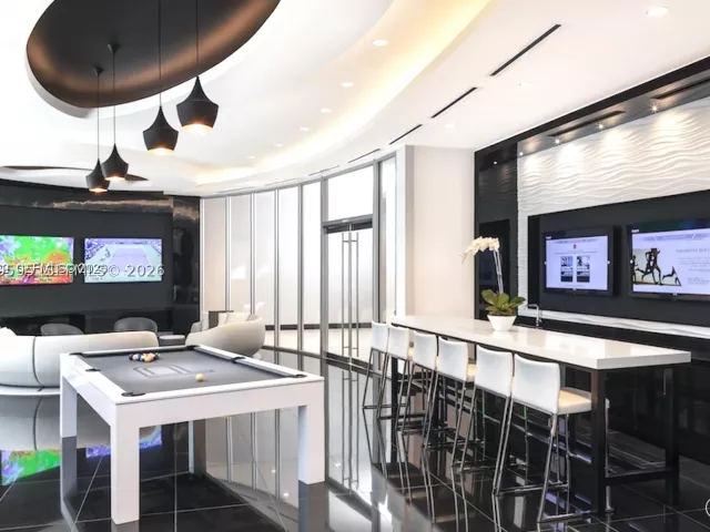 3-bedroom condo for rent in Miami - 851 NE 1st Ave 1511 - MondialRealty