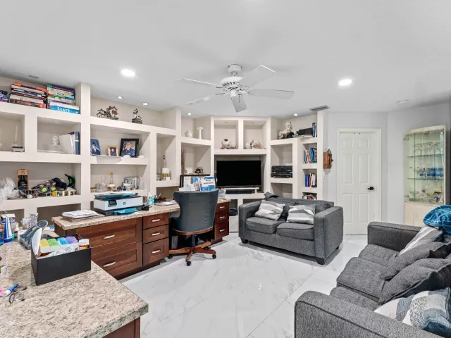 4-bedroom home for rent in Boca Raton - 2350 NW 5TH Avenue - MondialRealty