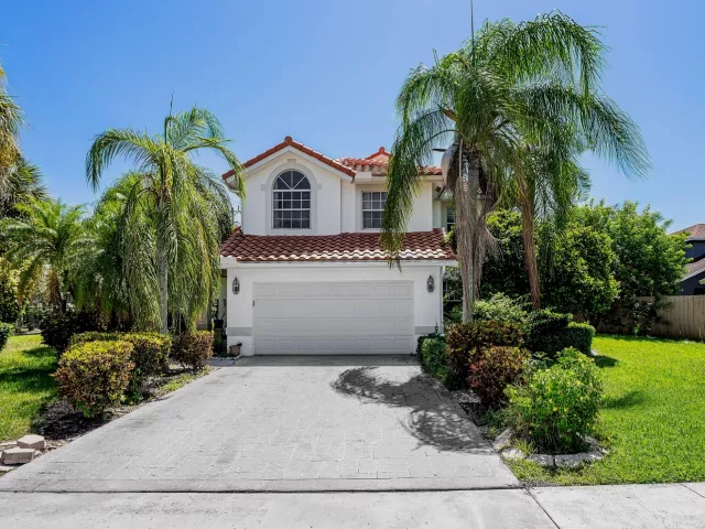 4-bedroom home for rent in Boca Raton - 2350 NW 5TH Avenue - MondialRealty