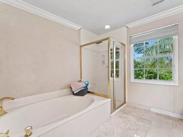 4-bedroom home for rent in Boca Raton - 2350 NW 5TH Avenue - MondialRealty