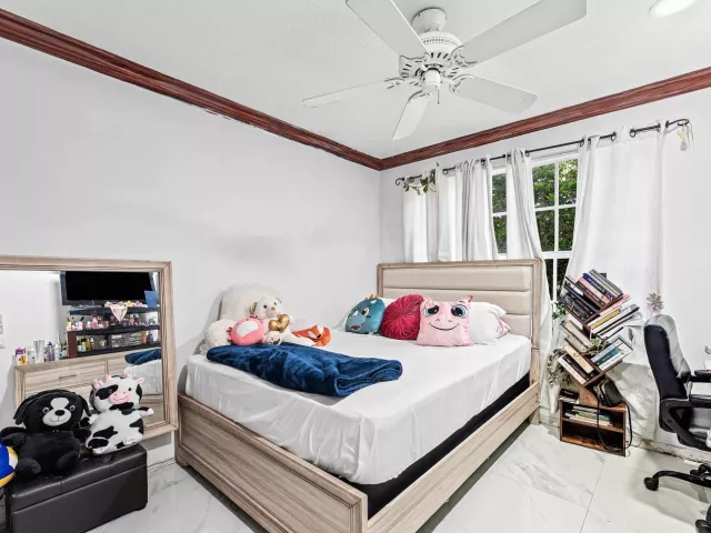 4-bedroom home for rent in Boca Raton - 2350 NW 5TH Avenue - MondialRealty