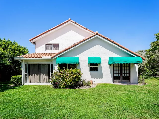 4-bedroom home for rent in Boca Raton - 2350 NW 5TH Avenue - MondialRealty