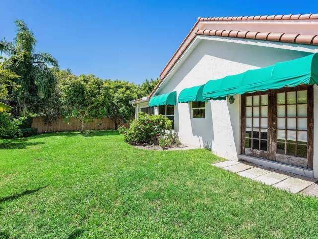 4-bedroom home for rent in Boca Raton - 2350 NW 5TH Avenue - MondialRealty