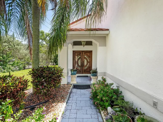 4-bedroom home for rent in Boca Raton - 2350 NW 5TH Avenue - MondialRealty