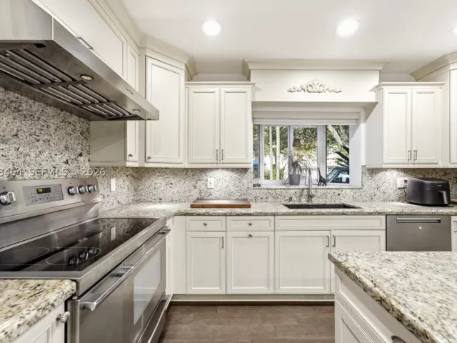 3-bedroom home for sale in Coral Gables - 1510 Ferdinand St - MondialRealty