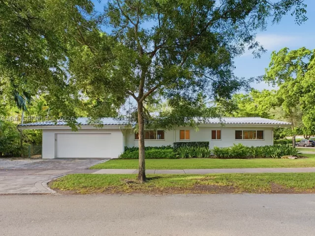 3-bedroom home for sale in Coral Gables - 1510 Ferdinand St - MondialRealty